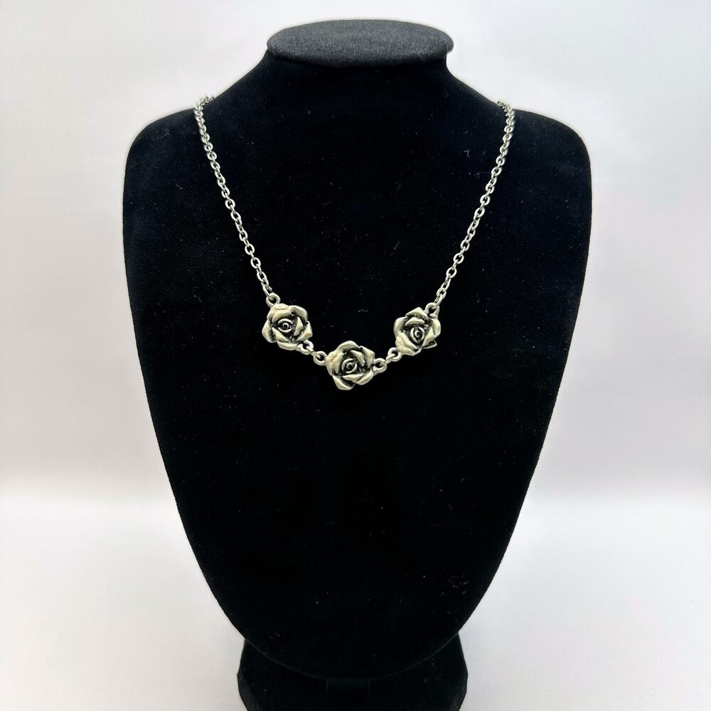 Y2K Pewter Floral Rose Charm Boho Chic Romance Witch Nature Goth Necklace Prom
